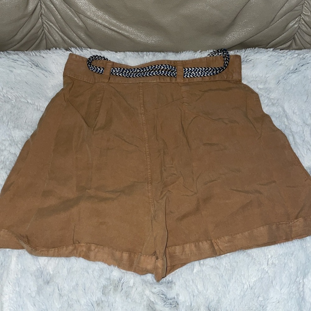 NWT Topshop Tan High Waist Shorts with Rope Belt.  Size 8. - Picture 2 of 4